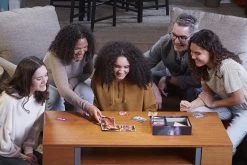 Hasbro Cluedo Verrat In Der Villa -Hasbro hasbro cluedo verrat in der villa 4